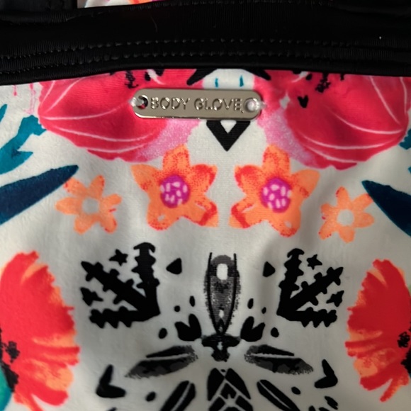 NWT 🌸🌺 Body glove floral monokini ~ small - Picture 4 of 7